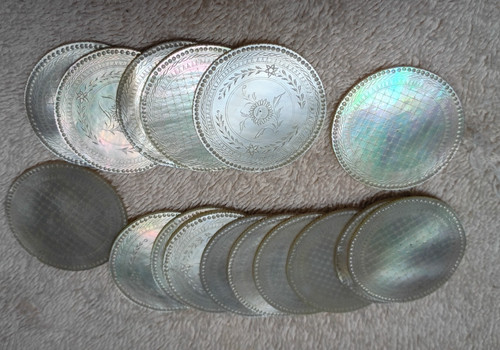 Mother of Pearl Gaming chips vtg  16pc lot poker / casino