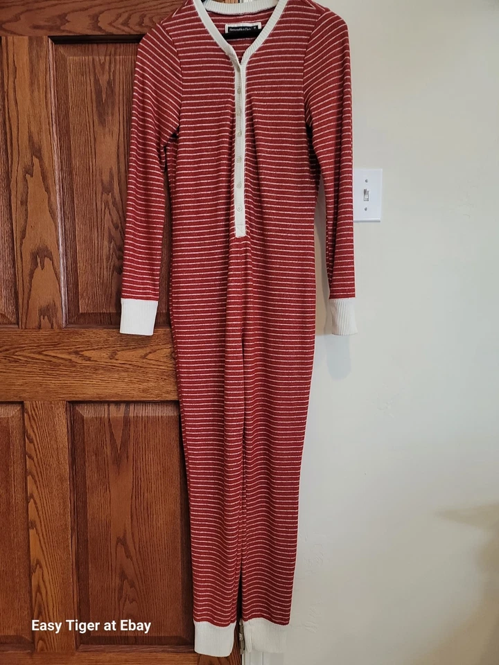 Pijama Johns largo de una pieza a rayas rojo blanco Abercrombie & Fitch para mujer M Foto 2 de 4