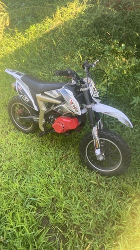 X-PRO BOLT 50 50cc 2-Stroke Gas Dirt Bike, White/Black w/ Kickstand