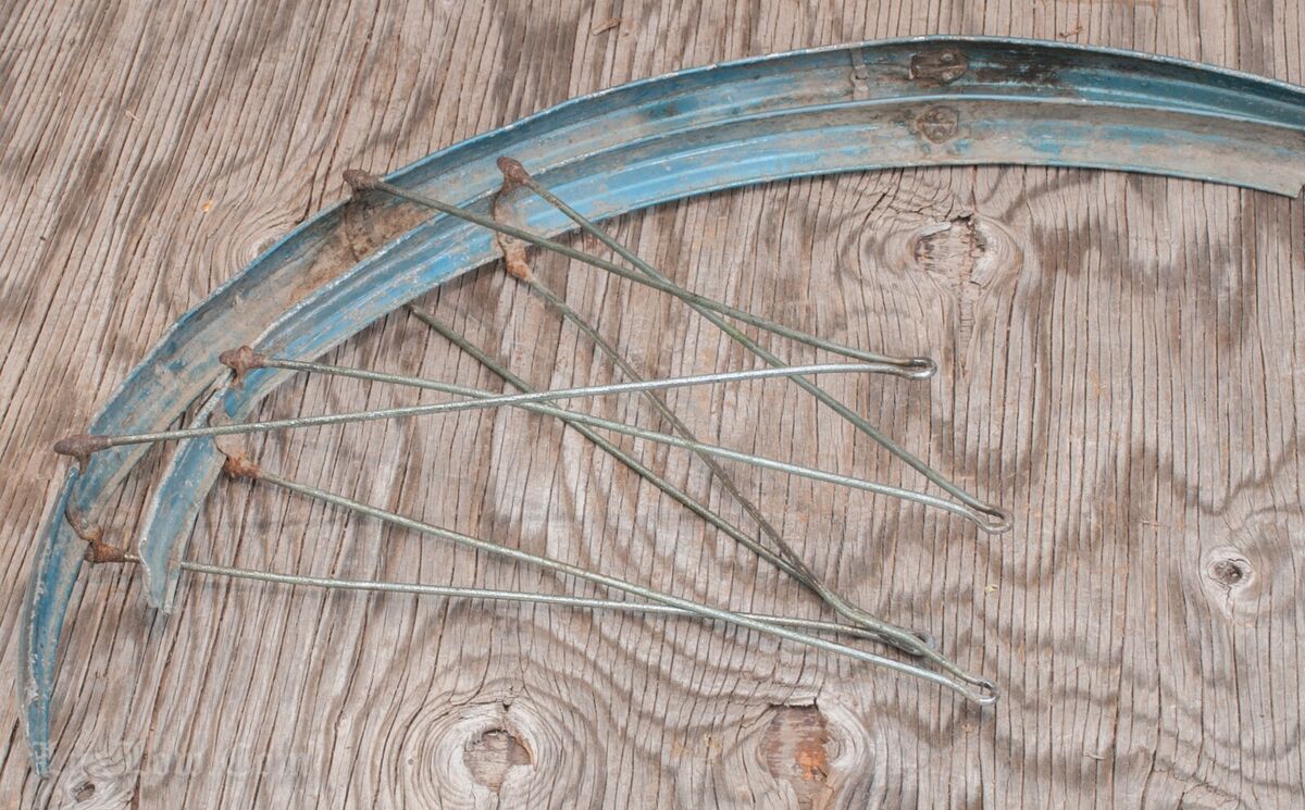 Vintage Bianchi Lario Road Bike FENDERS BRACES 700c wheel Vintage Bianchi Lario Road Bike FENDERS BRACES 700c wheel