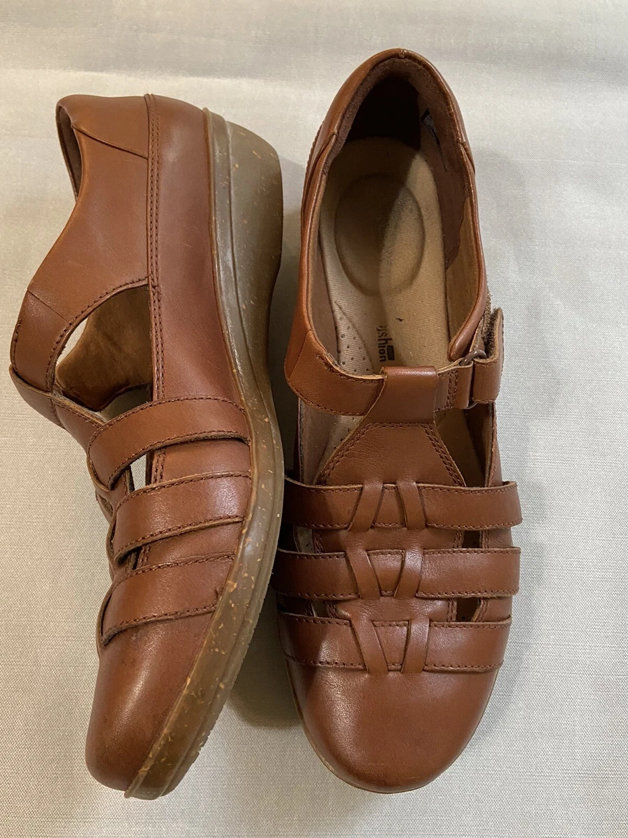 Clarks Shoes Women s Size 10M Tan Brown Leather Comfortable