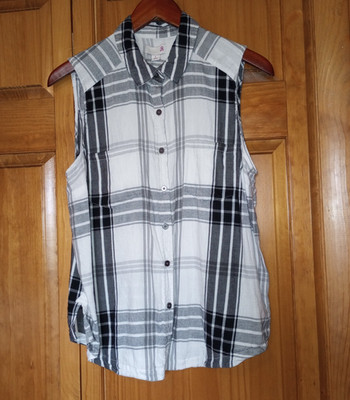 Black and White Plaid Sleeveless button front collared Cotton Blend Classic Top