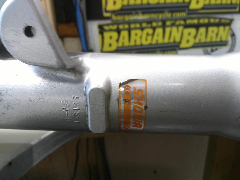 Amortiguadores horquilla delantera Suzuki GSXR 600 750 SRAD 1996-2000 MUY LIMPIOS Foto 4 de 4