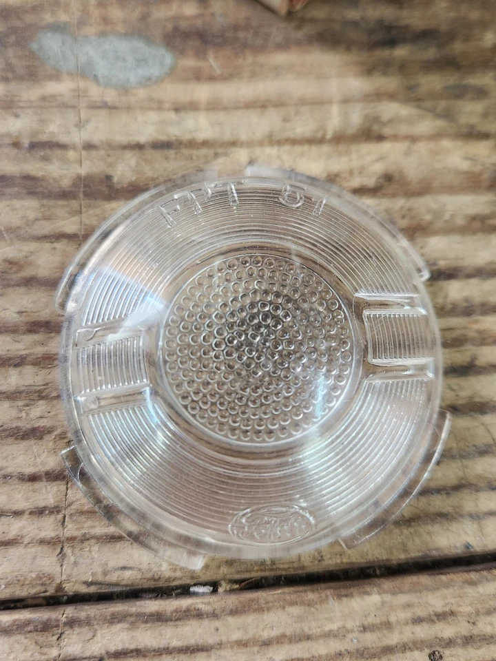 NOS OEM 1951 Ford Victoria Crestliner Turn Signal Parking Lens Lens SINGLE - Image 2 of 4