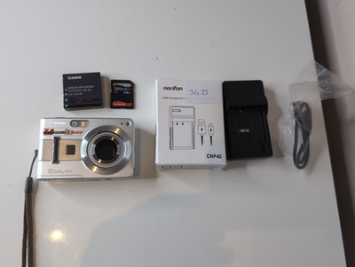 Casio Exilim EX-Z57 5.0MP Vintage Digital Camera - Tested sd card 1gb  y2k