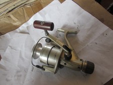 V good daiwa long cast regal Z 4050BL spinning Fishing Reel gyro spin