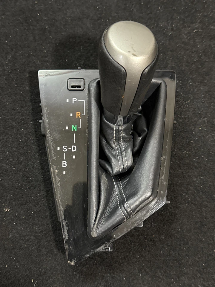 2014-2019 Toyota Corolla Saloon Automatic Gear Shift Lever 75G066LH - Image 2 of 3