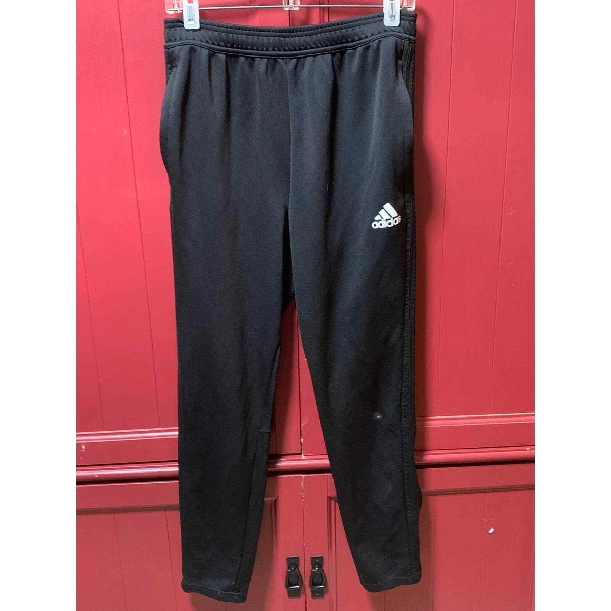 Adidas sweatpants with shop elastic ankles