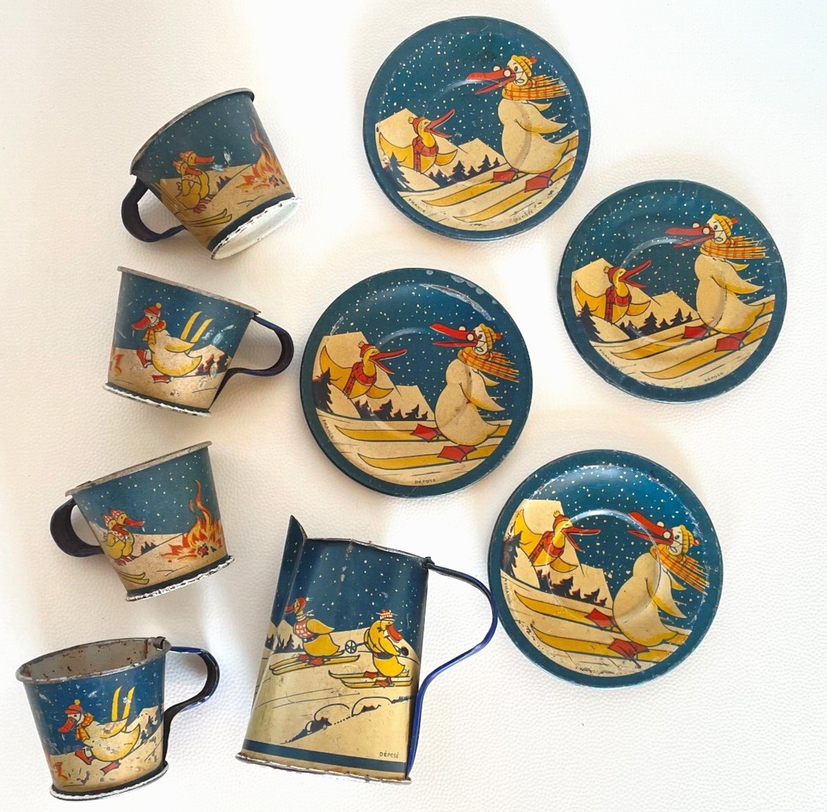 ANCIENNE DINETTE EN Tôle Lithographiée 6 Tasses 1 Pot à lait 1 Coupelle