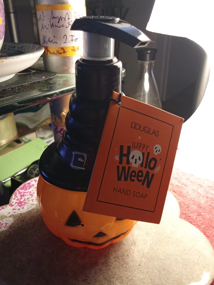 3 Originelle Handseifen in Witzigen Spendern - 900ml - Limited Editions -DOUGLAS - Bild 3 von 4