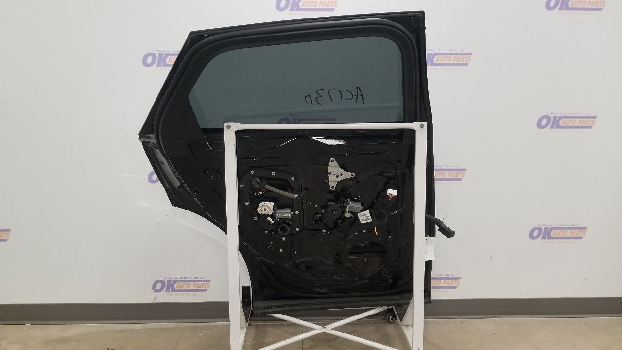 17 BENTLEY BENTAYGA DOOR ASSEMBLY REAR LEFT DRIVER BLACK