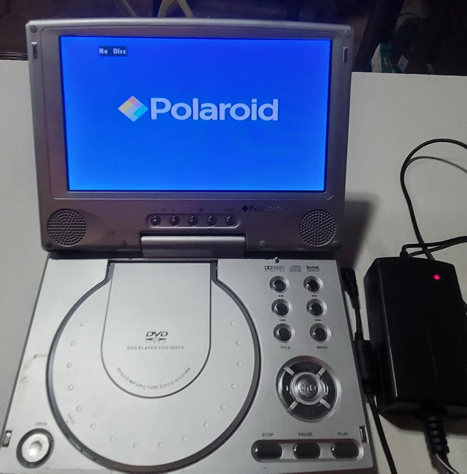 DVD player portátil Polaroid PDV-0801A – liga, sem leitura de disco – para peças - Imagem 3 de 4