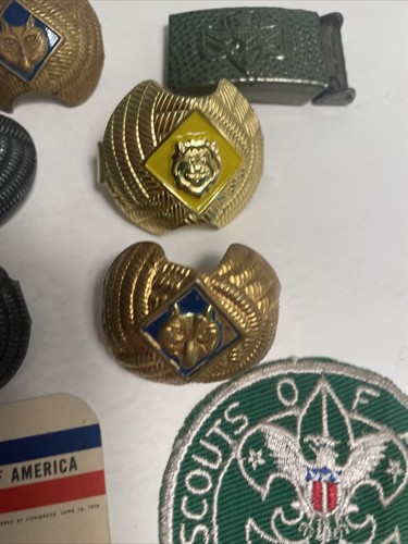 Vintage BOY SCOUTS OF AMERICA Patch, Scarf slides, belt buckle, card 1960's LOT - Picture 3 of 11