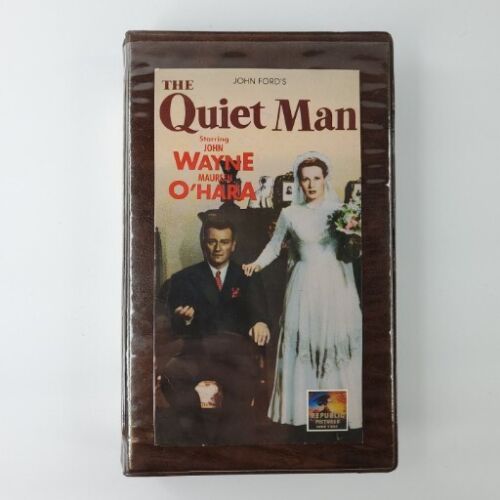 Vintage The Quiet Man Collectors Classics VHS Tape Man Cave Classic Movie  - Picture 1 of 4