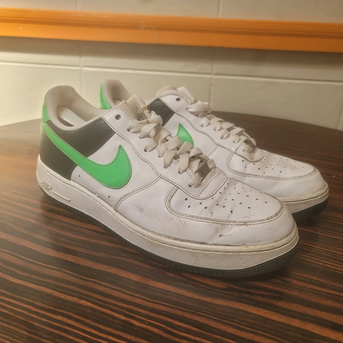Nike air force 1 82 green top