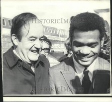 1968 Press Photo Hubert H. Humphrey with another at airport. - now12835