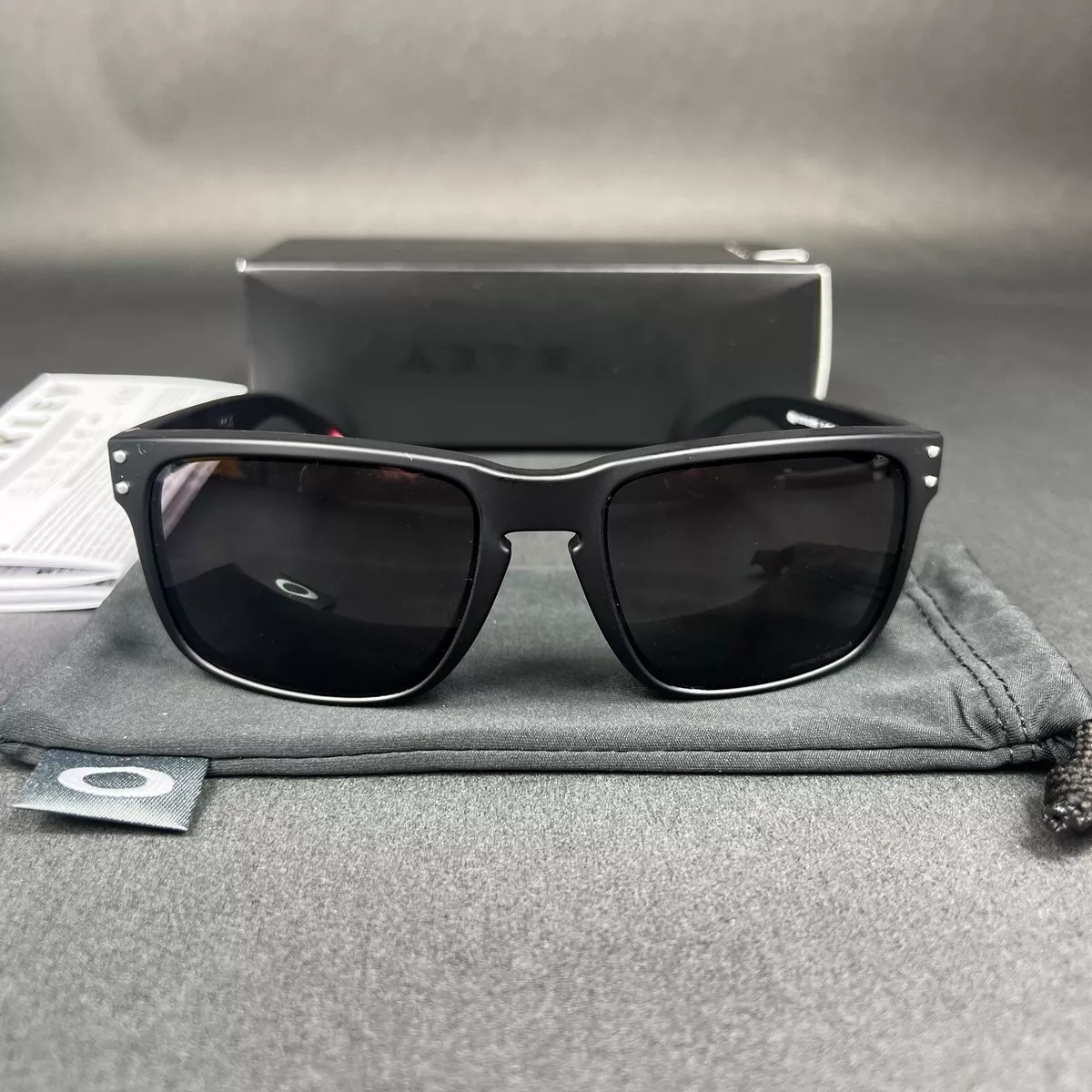 Oakley Holbrook sunglasses - Matte Black/Prizm Grey