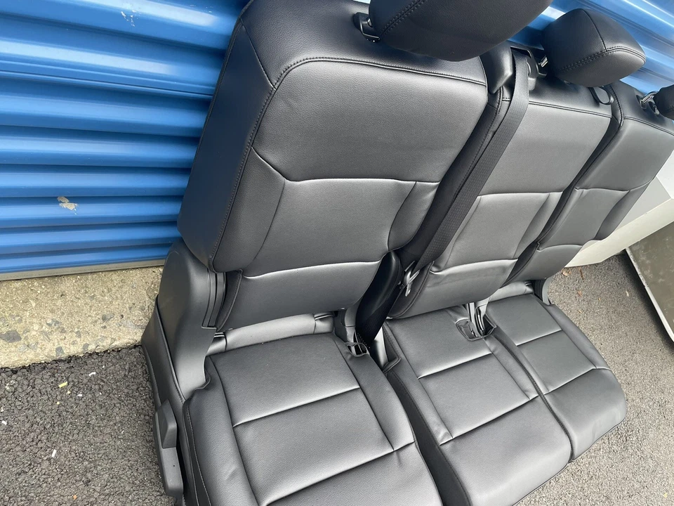 2020-2024 Ford Explorer Black Leather 2nd Row Rear Seats A Set - Image 3 of 4