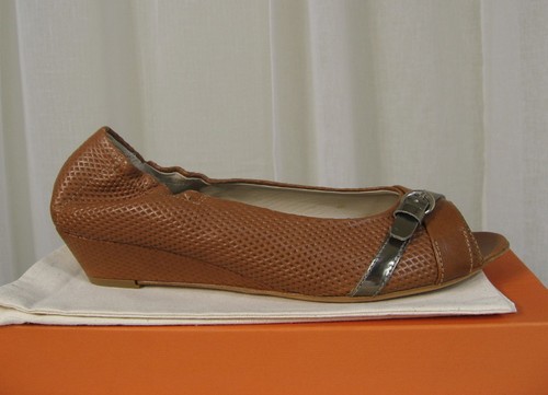 NIB AGL Womens Brandy Perforated Leather Wedge Peep-Toe Pump EUR 39/US 9 Shoes - Picture 3 of 12