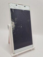 Sony Xperia L1 White 5.5" Android Smartphone Cracked Faulty #A