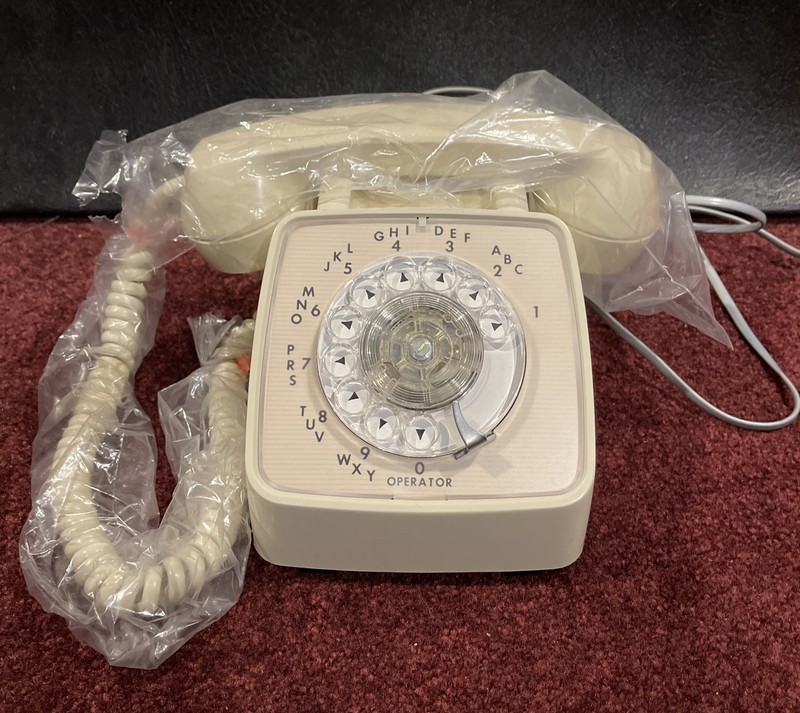 Vintage GTE automatic Electric Cream Square Rotary Dial Desk Phone HTF New!