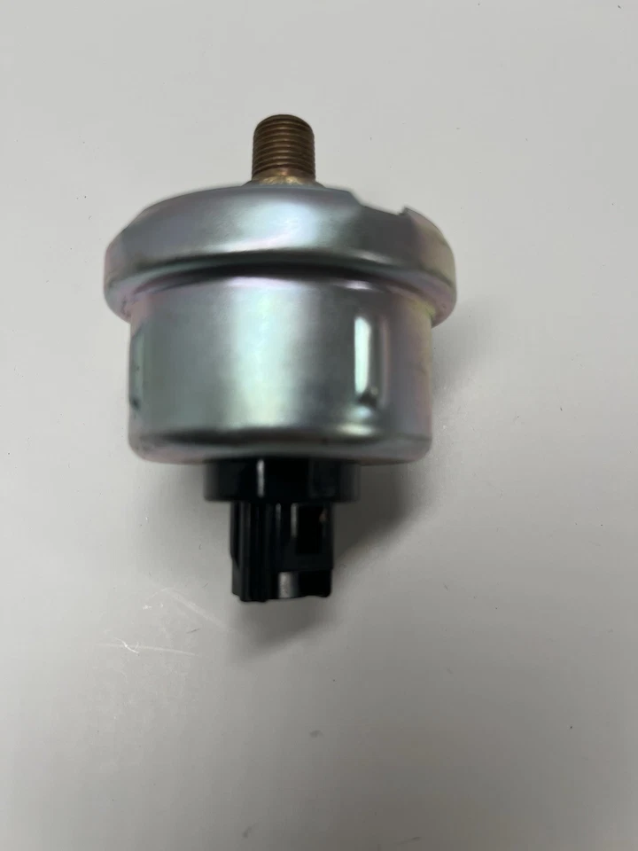 NUEVO SENSOR DE PRESIÓN DE ACEITE DEL MOTOR TOYOTA LAND CRUISER 2008-2022 83520-60051 OEM Foto 3 de 4