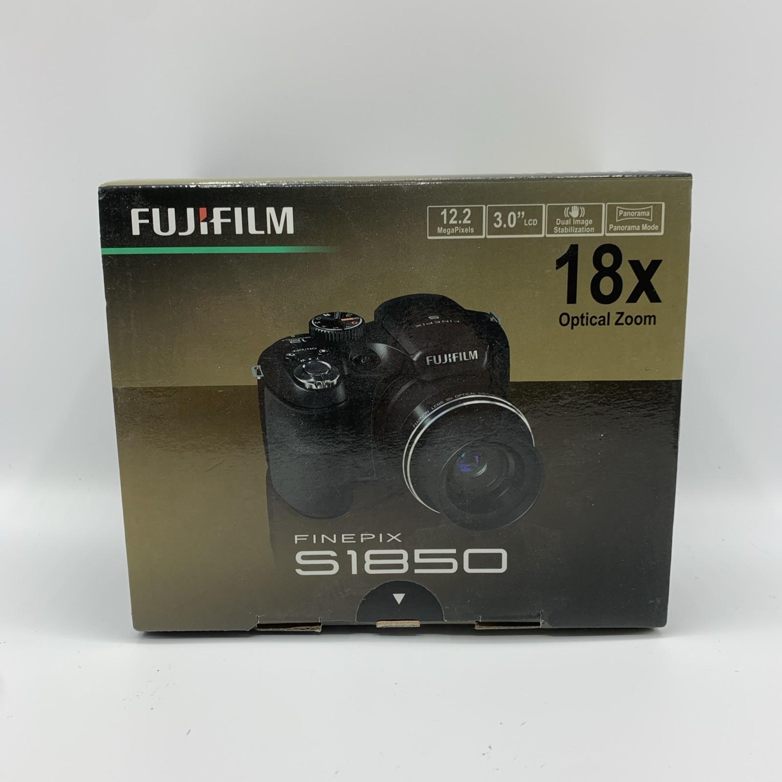 Fujifilm FinePix S1850 12MP Digital Camera 18x Optical Zoom. BOXED. In EXC