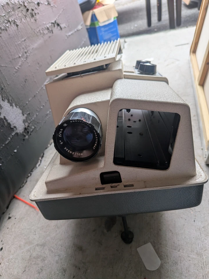 Proyector de imagen Revere 503 35 mm con cargador/estuche funcionando rojo 9/10 Foto 3 de 4