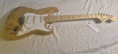 Brand new 2017 Fender Mexico Vintage Reissue 70s Stratocaster Natural. w/ case