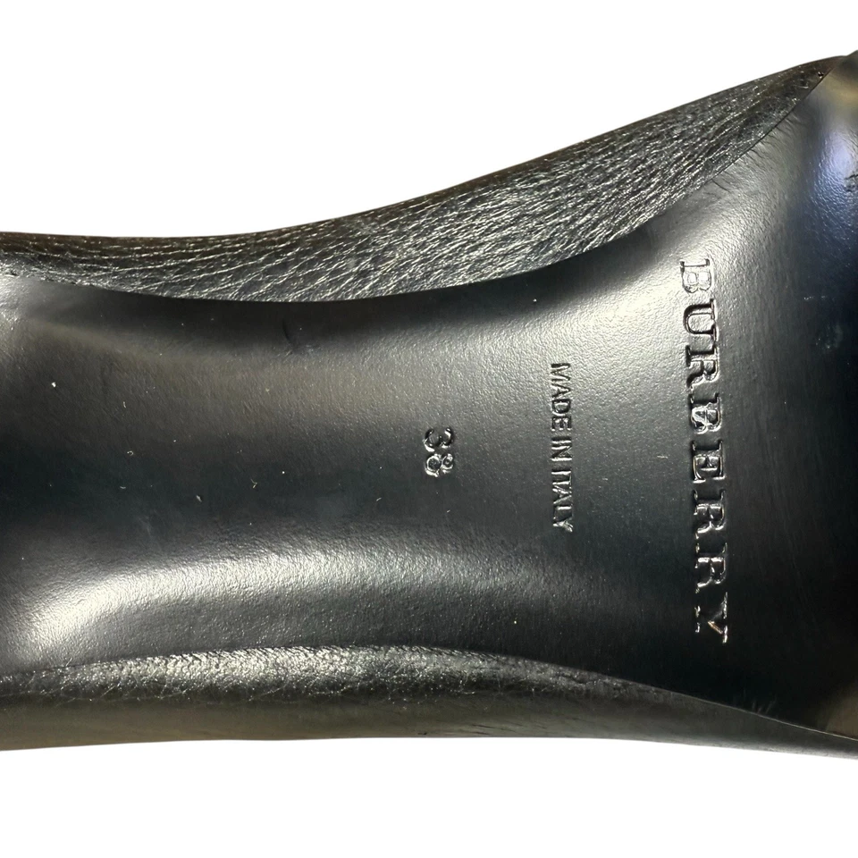 Botines Burberry negros con cremallera dorada EE. UU. 8 - estilo icónico de lujo Foto 4 de 4