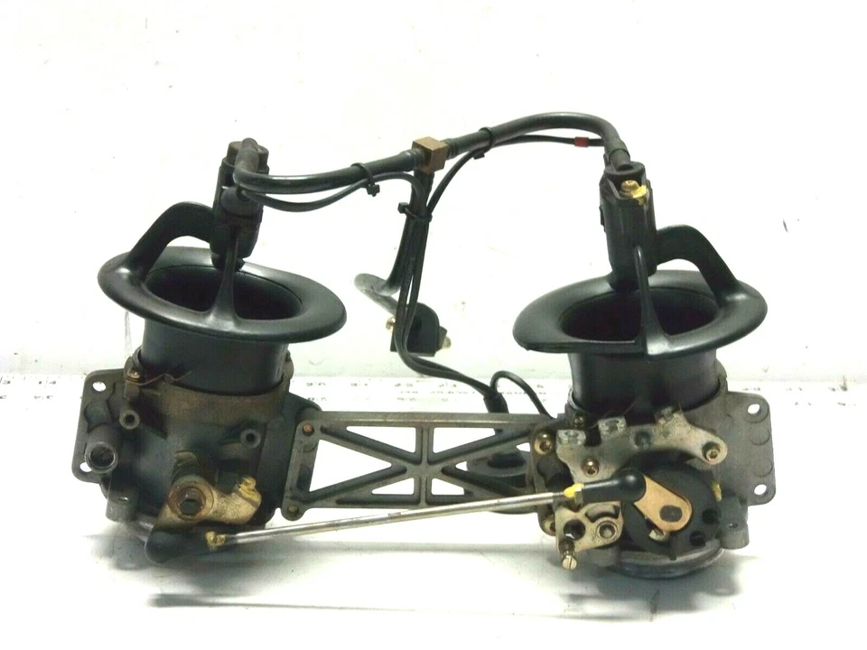 Cuerpos de acelerador inyectores y TPS Ducati 04-07 749 999 Foto 2 de 4