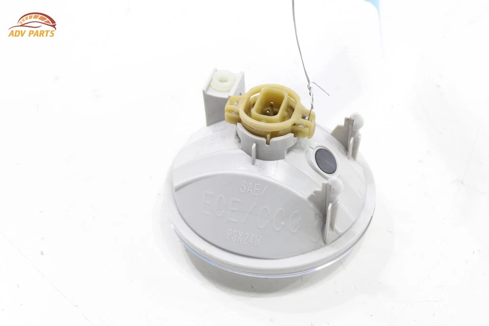 Chevrolet Traverse 2018-2021 luz antiniebla del lado del pasajero delantero derecho OEM Foto 4 de 4