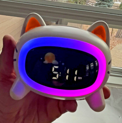 SMART Alarm Clock | CAT | with Digital Snooze Function & 5 Night Light Colors