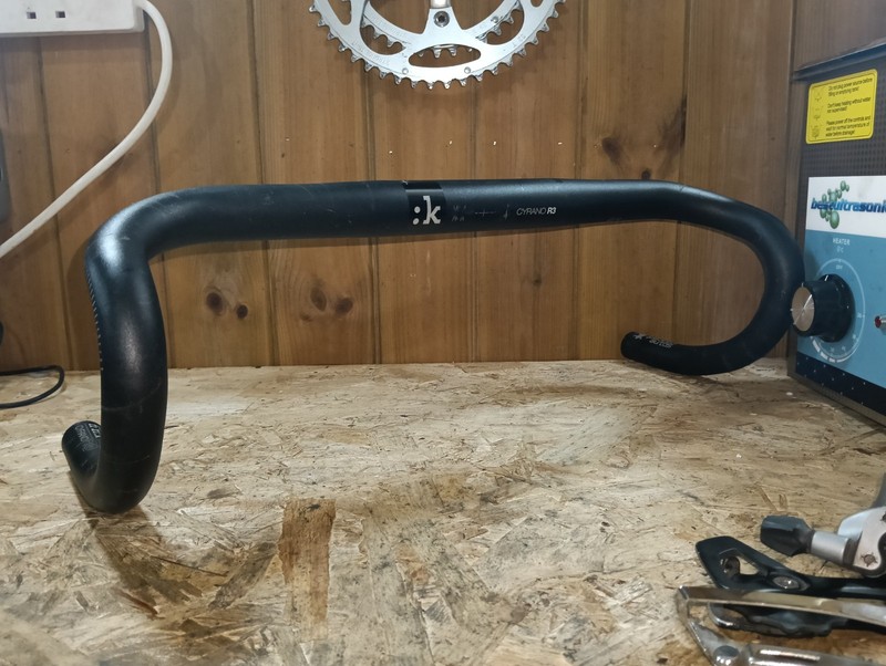 Fizik Cyrano R3 Bike Handlebars 420mm 31.8mm Clamp