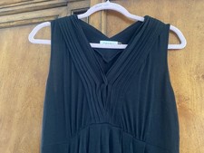 Calvin Klein women’s dress size 2 black sleeveless V-neck Pockets