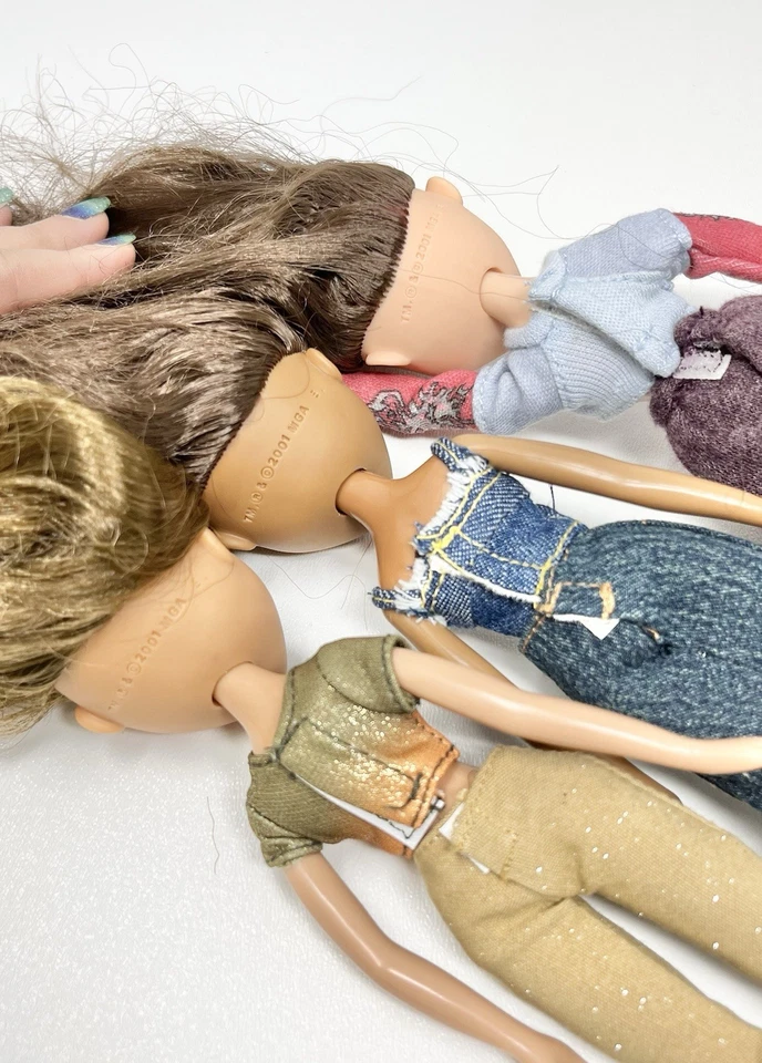 Lote De Colección 9 Muñecas Bratz Niños y Niñas Ropa Zapatos 2001 y 2002 Algunos Defectos Vistos Foto 2 de 4
