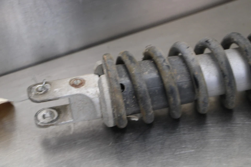 03-08 KAWASAKI ZZR600 REAR BACK SHOCK ABSORBER 45014-1799-10 Foto 2 de 4