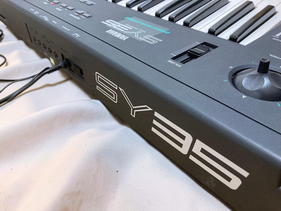 Yamaha SY35 Dynamic Vector Synthesizer Keyboard No Power Supply