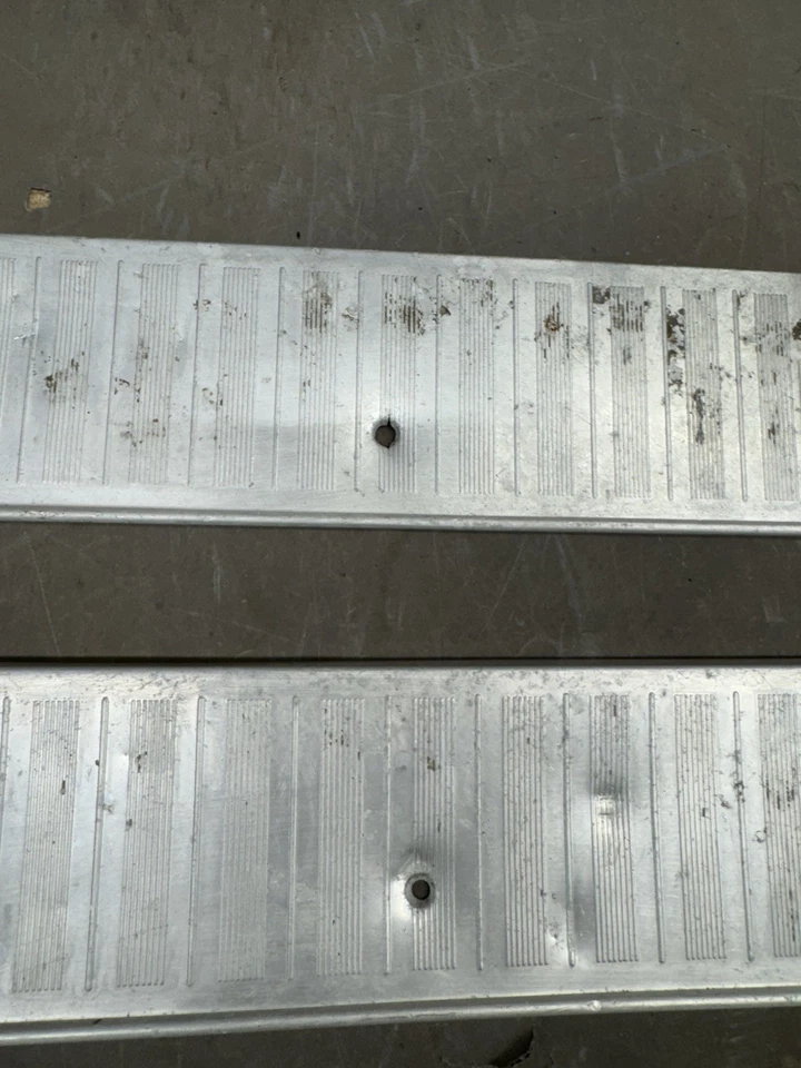 Ford Fairlane 1963-1964 4 puertas alfombra molduras placa alféizar Mercury Meteor OE Foto 3 de 4