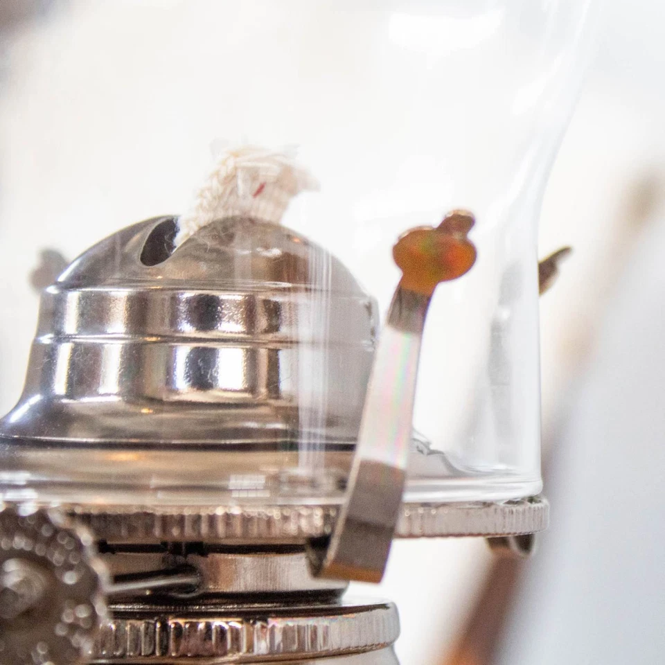 Lámpara de Aceite Cámara Rayo, Portátil con Soporte para Dedos, Fuente de Vidrio y Chimenea, 12 pulgadas Foto 4 de 4