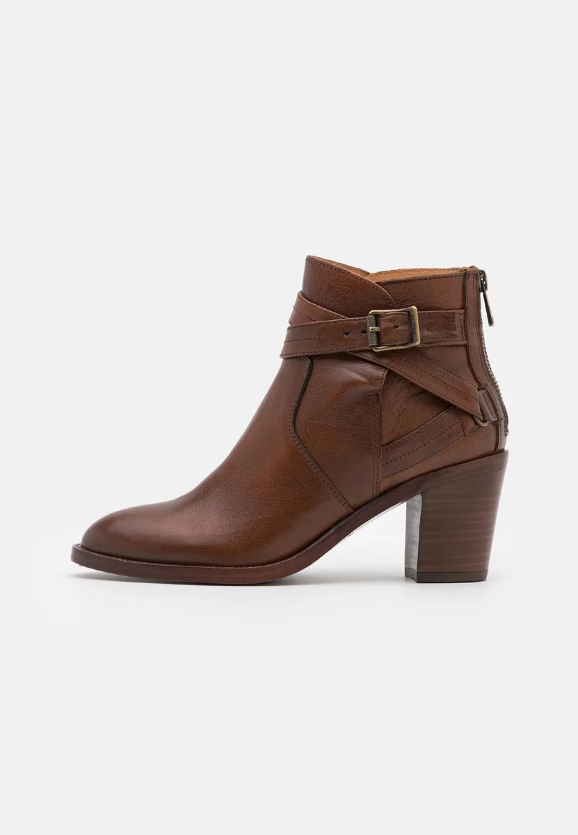 Belstaff cognac store