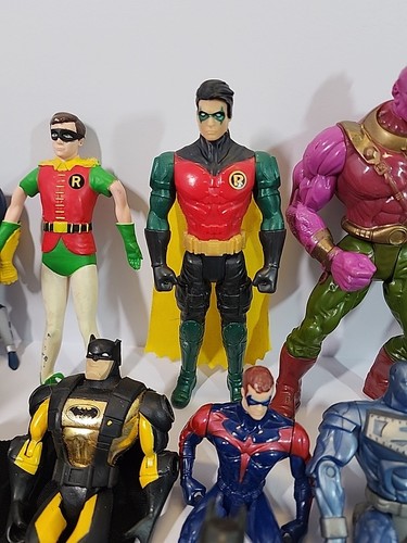 DC Universe Huge Action Figure Collection - Vtg And Modern - Bild 10 von 12