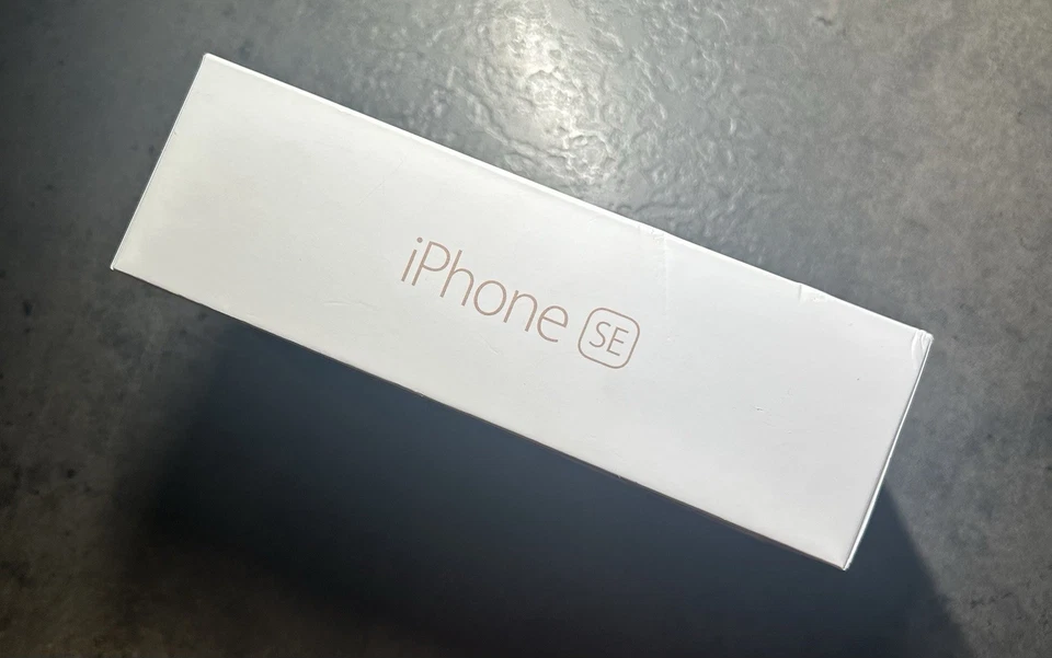 Apple iPhone SE A1723 Space Grau 64 GB ohne Simlock - Bild 3 von 4