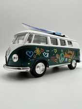 Kinsmart 1962 Volkswagen Classic Bus 1:32 Green Love Peace Surfboard Van