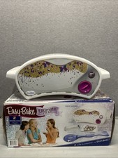 Easy Bake Ultimate Oven Baking Star Edition. Accessories and Instructions Tested