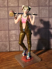 Diamond Select Gallery Birds of Prey Harley Quinn Statue
