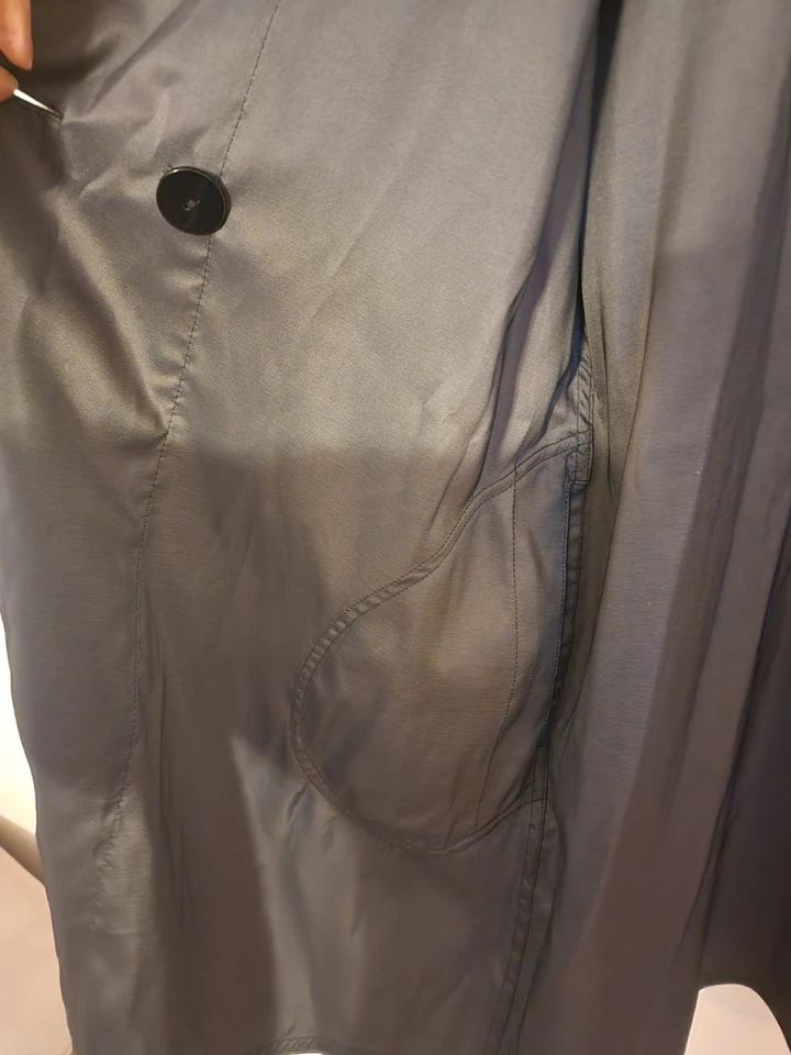 Impermeable Mycra Pac Negro Reversible Talla Pequeña Foto 3 de 4