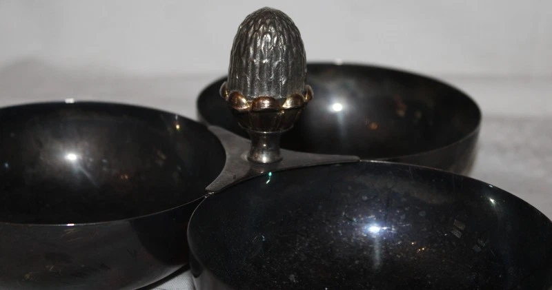 schöne 3-geteilte Metall Schale / Nussschale / Snackschale - Bild 2 von 3