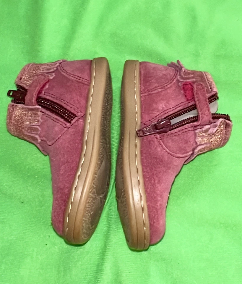 $68 KICKERS GENUINE SUEDE X RUBBER SOLE SIDE ZIPPER X HOOK & LOOP KIDS BOOTS 5 - Image 3 of 4