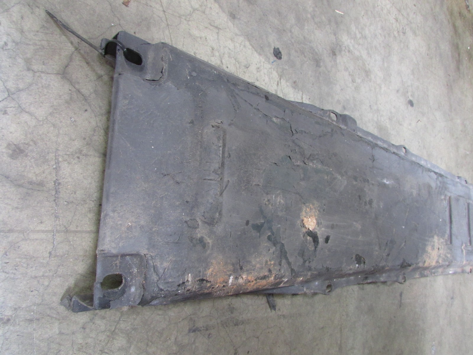 Ferrari 348, Lower Center Under Tray, Used P/N 62660200